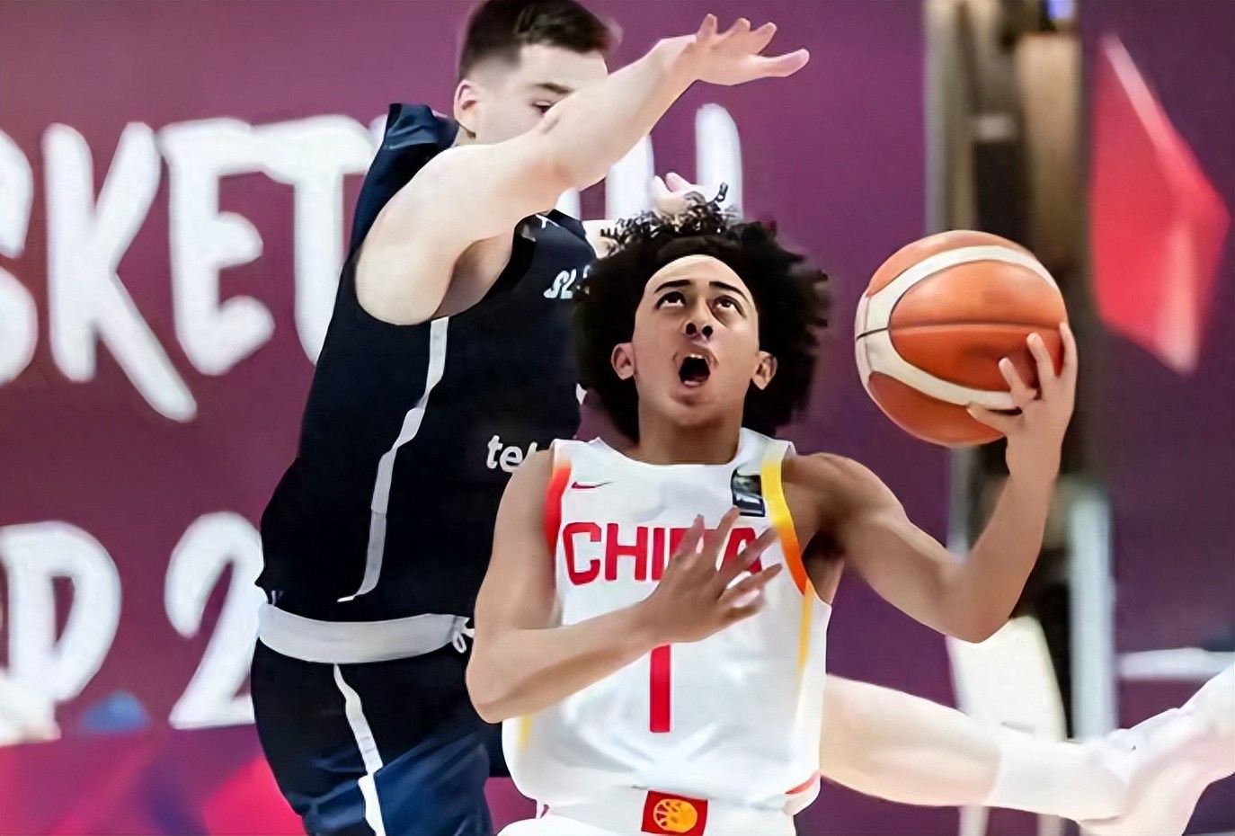 半岛体育-中国U19男篮遭三连败输49分淘汰赛对阵新西兰(中国男篮1分险胜新西兰男篮)