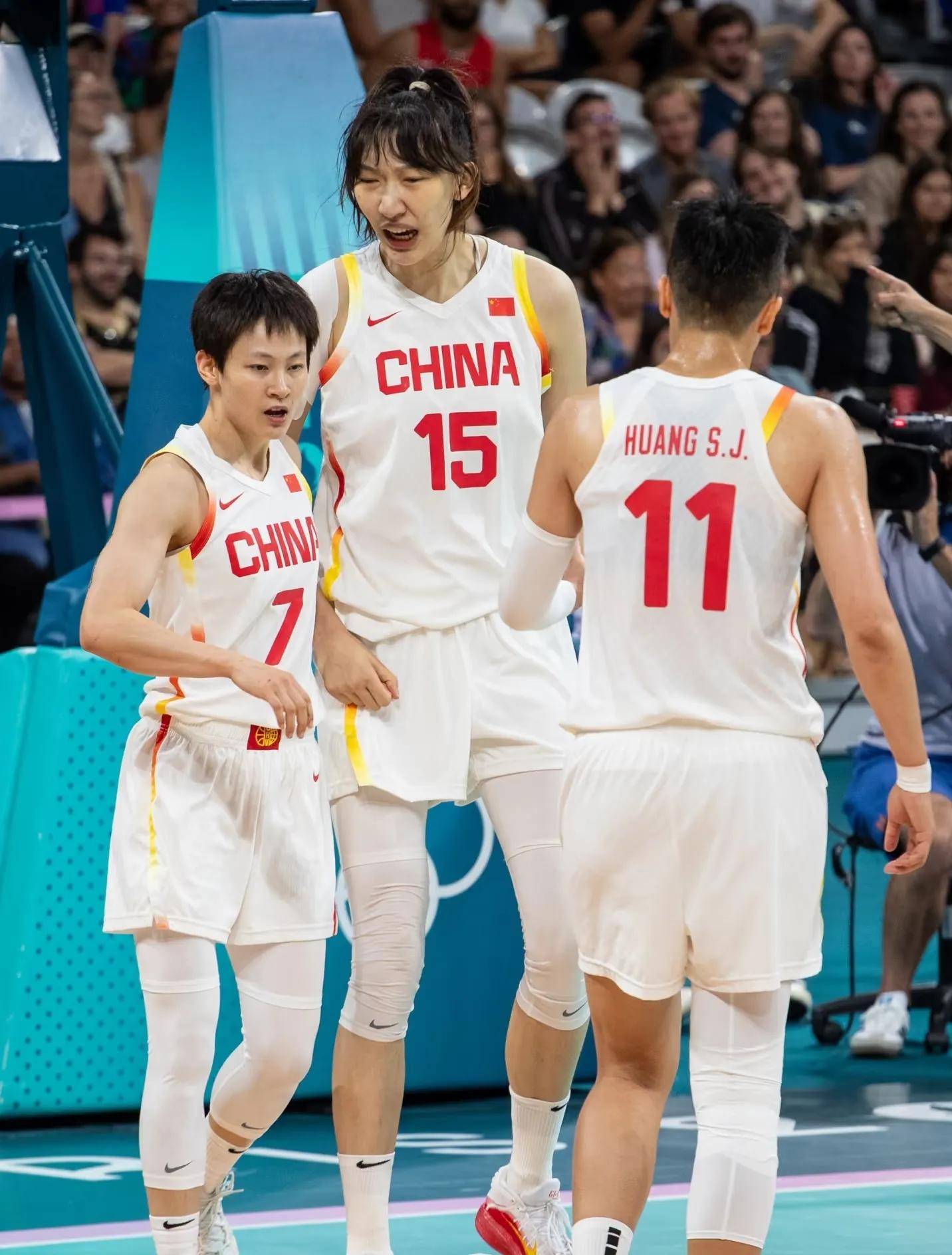WCBA国内顶薪球员的薪资是WNBA中国球员的三倍的简单介绍