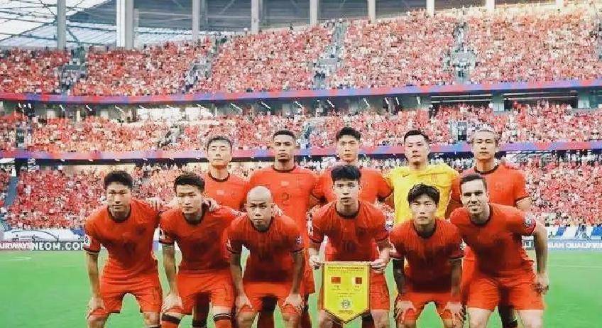 包含国足东亚杯总结：1胜2负进1球，两新人表现合格，主帅问题依旧困扰的词条