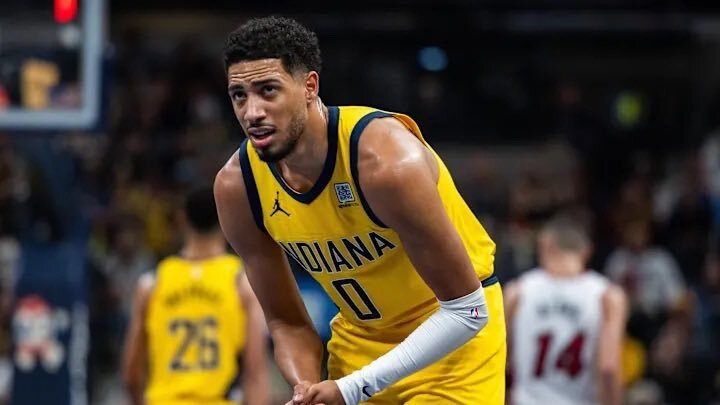 半岛体育-NBA-哈里伯顿右小腿拉伤将核磁检查G6出战成疑(nba球员出战状态在哪看)