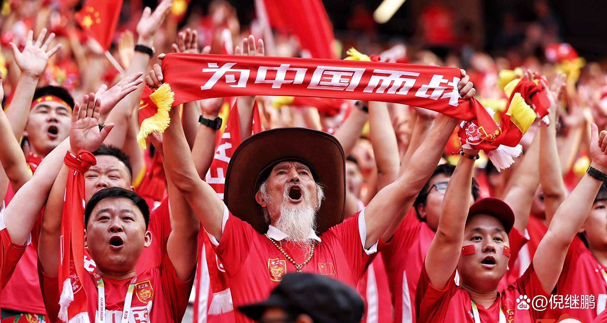 重庆足球向前迈进，表现出色取得连胜(2021重庆足球队)